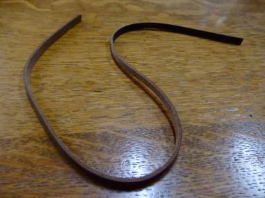 。エジソン蓄音機の修理用にストックしていた皮製ベルト１本です。新品未使用 蓄音機 エジソン蓄音機の修理用にストックしていた皮製ベルト１本です。 ７月３１日は《蓄音機の日》。古き懐かしき時間へタイムスリップして 六甲オルゴールミュージアム | 蓄音機を楽しむ！\u2015蓄音機とは？