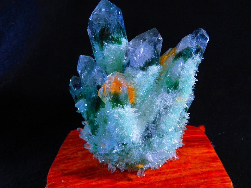 ☆入手困難☆新入荷☆天然水晶100A幽霊ガーデンクォーツ☆クラスター