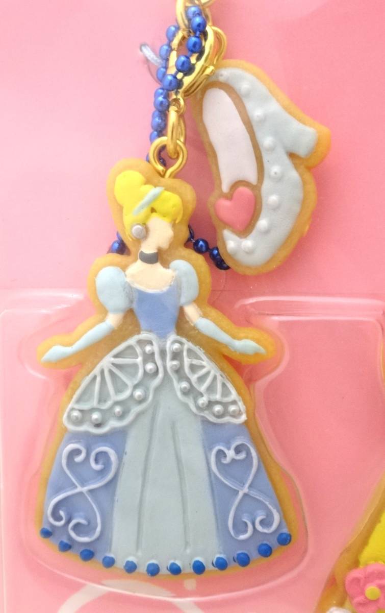 シンデレラ アイシングクッキー風 ストラップ キーチェーン プリンセス ディズニーリゾート ディズニーランド ディズニーシー 18 ディズニー 売買されたオークション情報 Yahooの商品情報をアーカイブ公開 オークファン Aucfan Com