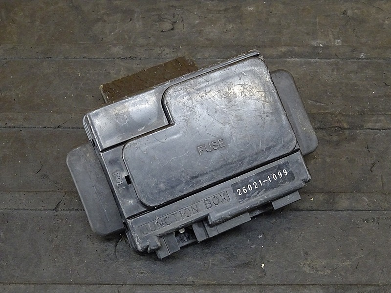 高品質，低価 200427 ゼファー400&chi; ZR400C-300 ジャンクションボックス ヒューズボックス ZEPHYR400 カイ X(カワサキ用)｜売買されたオークション情報、yahooの商品情報をアーカイブ公開 - オークファン カワサキ用