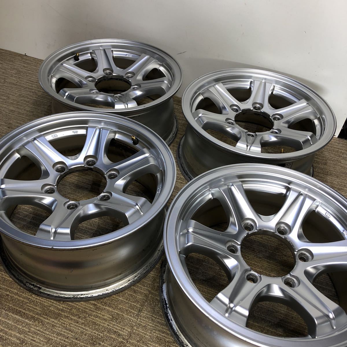  2421015 WEDSアルミホイール15インチ4本セット 15x6.5JJ 6穴 139.7PCD ＋28オフセット ハブ110ミリ ハイラックス ハイエース(社外品)｜売買されたオークション情報、yahooの商品情報をアーカイブ公開 - 6穴