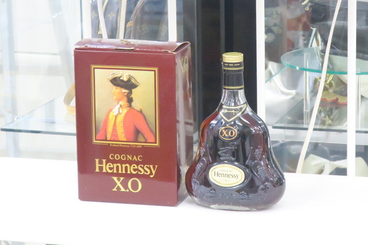最安値，本物保証 平 2032 Hennessy XO COGNAC ヘネシーXO 金キャップ クリアボトル コニャック ブランデー 700ml 40度 箱あり(ヘネシー)｜売買されたオークション情報、yahooの商品情報をアーカイブ公開 - オークファン コニャック