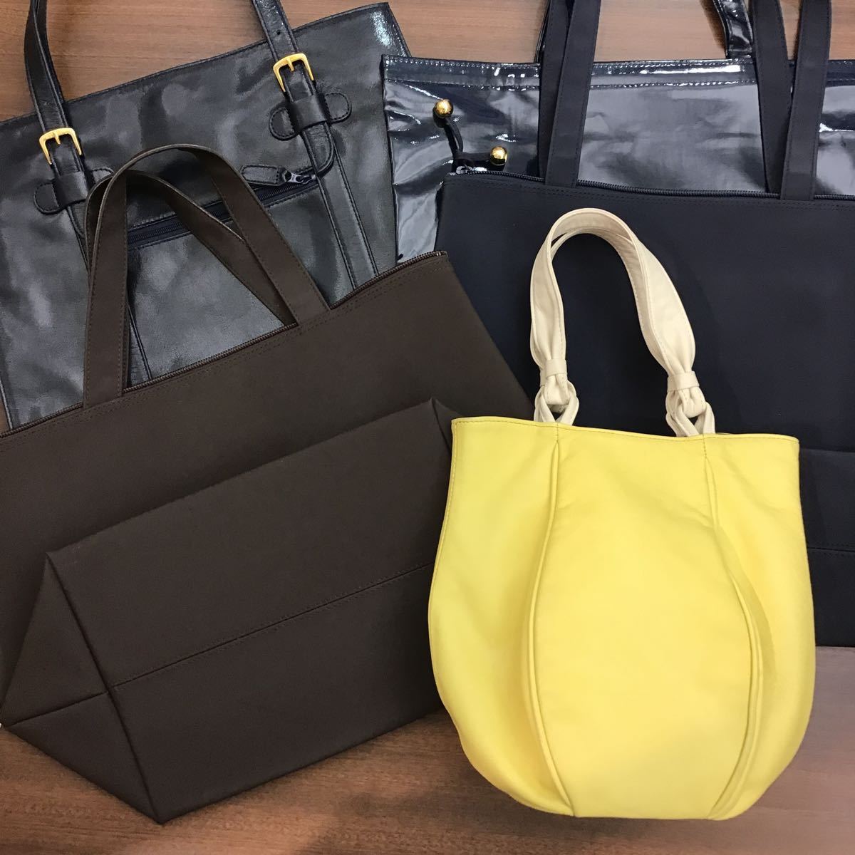 Kitamura キタムラ バッグまとめ 5点セット トートバッグ ハンドバッグ ショルダー ポーチ 紺色 ブラウン 茶 イエロー 黄 カバン かばん バッグ 売買されたオークション情報 Yahooの商品情報をアーカイブ公開 オークファン Aucfan Com