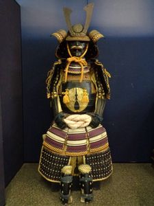 MAY135 鎧櫃 家紋入 甲冑 武具 2点 鎧櫃のYahoo!オークション(旧ヤフオク