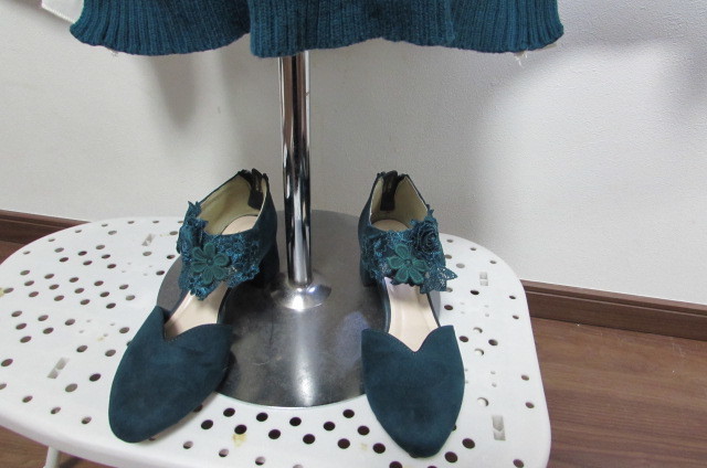 Axes Femme アクシーズファム まとめて サイドプリーツニットワンピースm ｖカットセパレートパンプス Tl621x72 グリーンl Axes Femme 売買されたオークション情報 Yahooの商品情報をアーカイブ公開 オークファン Aucfan Com