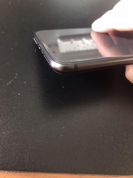 【美品・SIMフリー】iphone8 64GB バッテリー100％_4