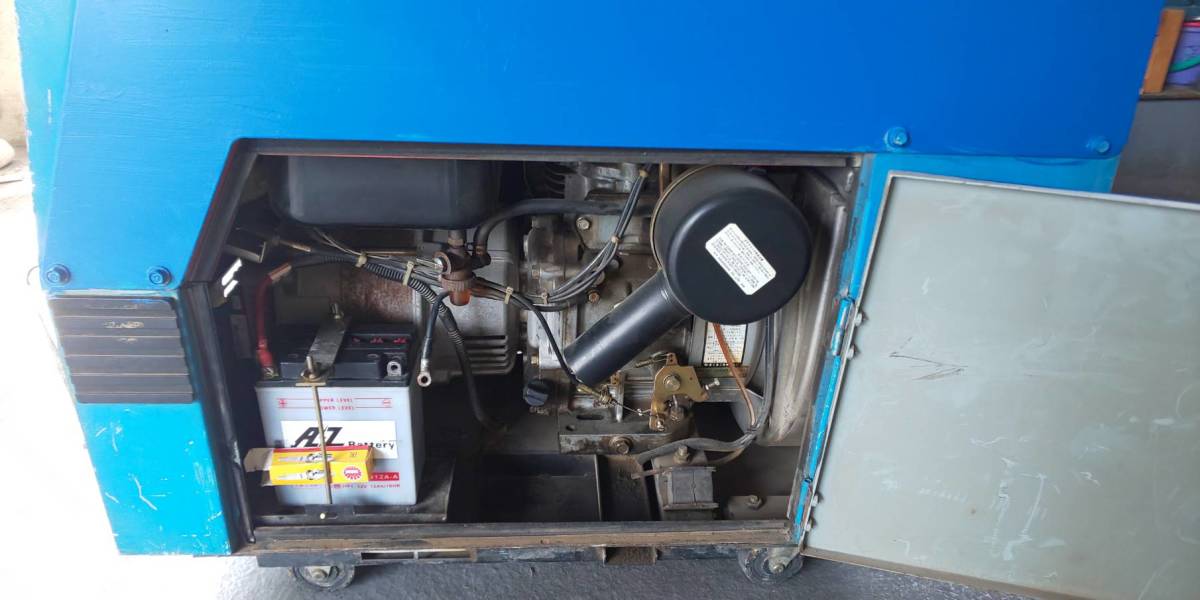 化猫ヤマトの宅急便！岐阜県、作動中古品！新ダイワ、エンジン発電機