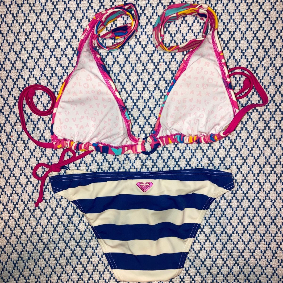 ロキシー Roxy 武井咲着用モデル 水着 ビキニ 三角ビキニ 売買されたオークション情報 Yahooの商品情報をアーカイブ公開 オークファン Aucfan Com