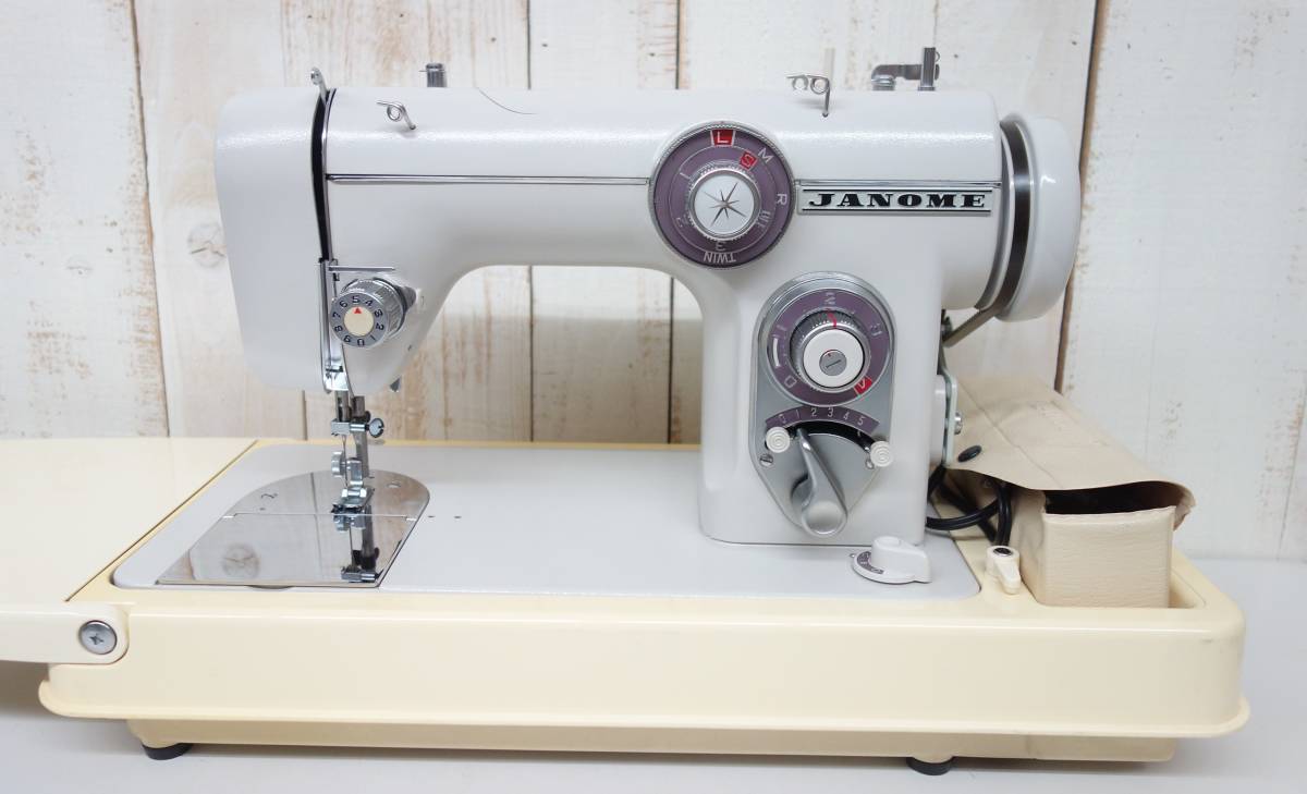 昭和レトロ RETRO ＊JANOME ジャノメミシン ＊MODEL 672 ＊電動足踏み