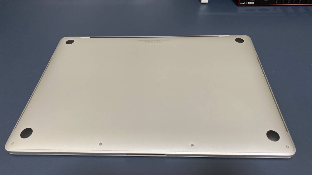 Apple MacBook Pro 2016 モデル シルバー Core i7 2.9GHz/15インチ Apple MacBook Pro 2016 モデル シルバー Core i7 2.9GHz/15インチ