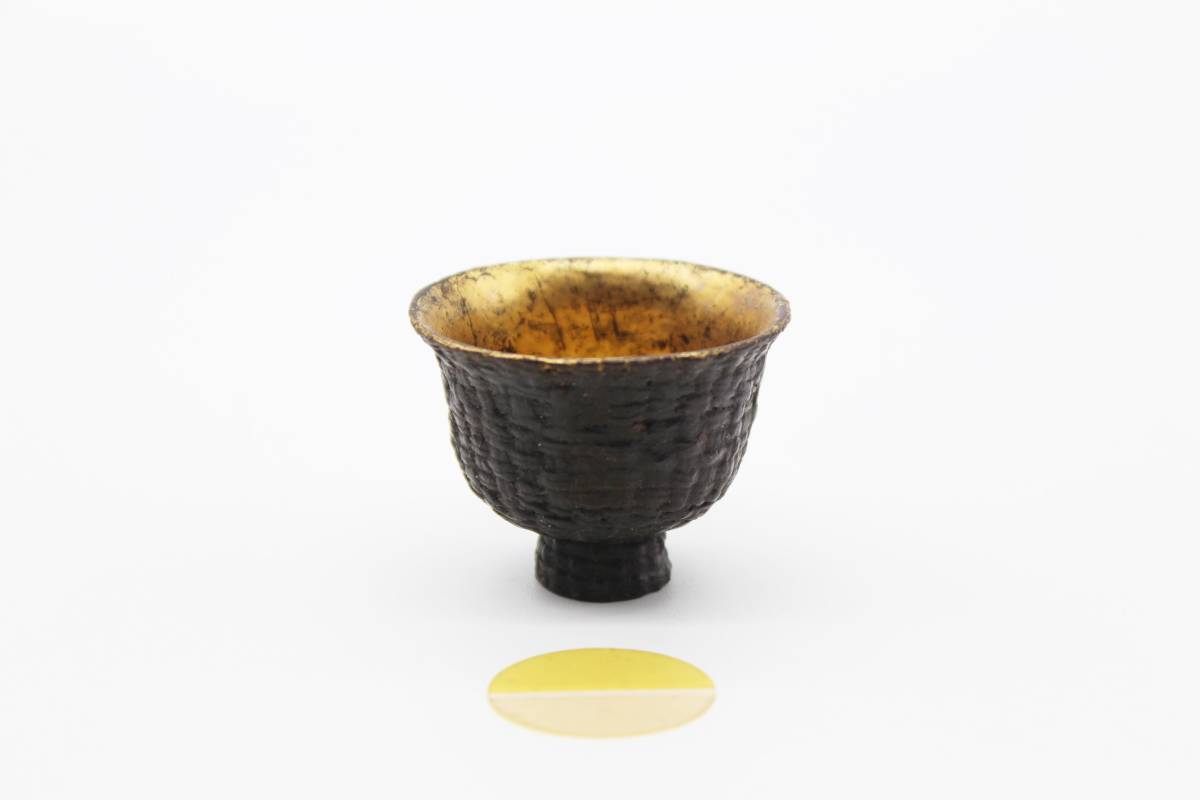 江戸時代 漆器 酒のうつわ紙縒（こより） 端反形 内金箔盃 特典