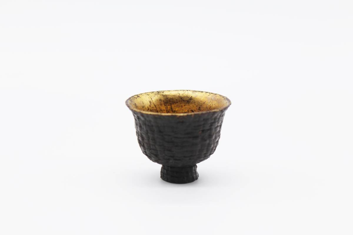 江戸時代 漆器 酒のうつわ紙縒（こより） 端反形 内金箔盃 特典