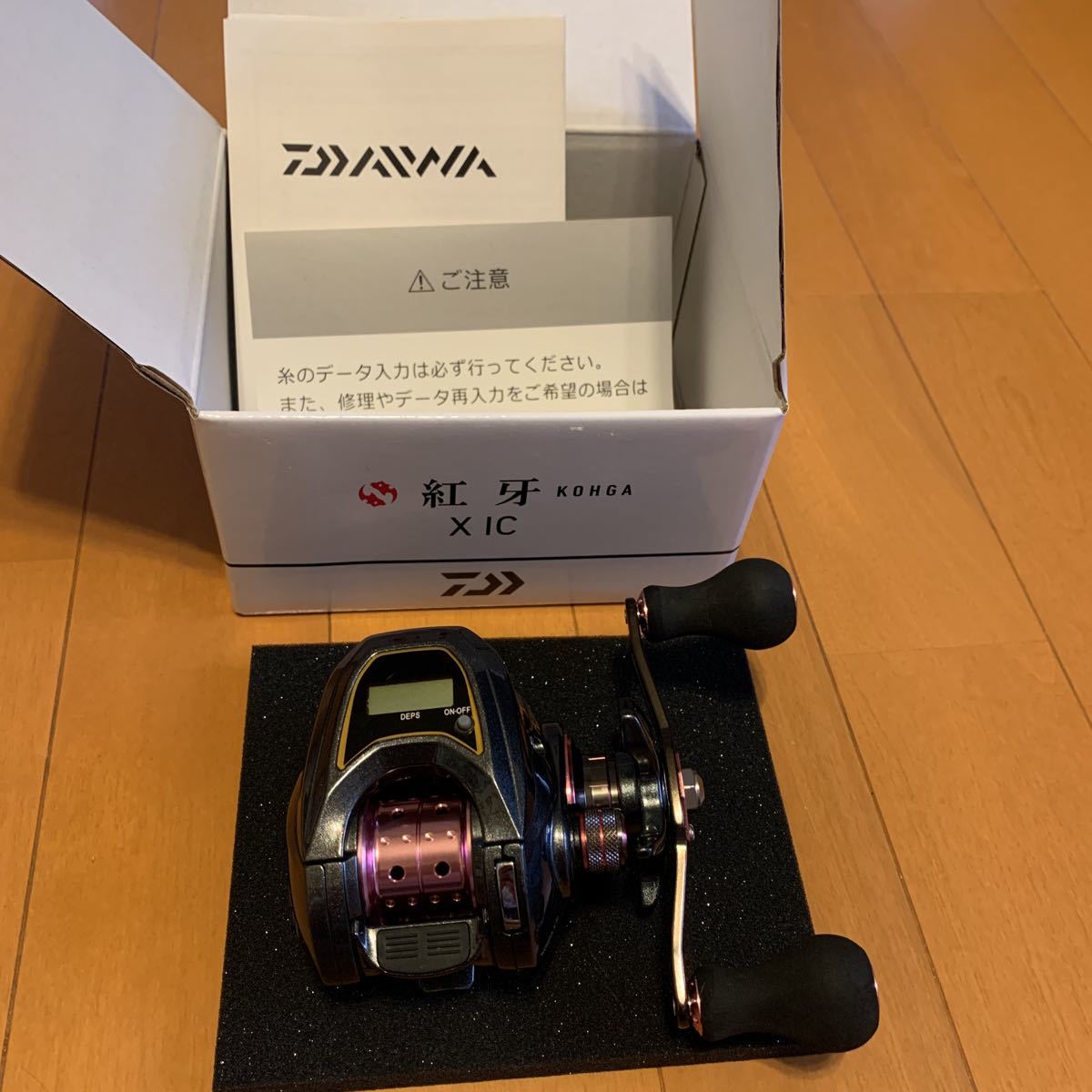 お得，限定セール ダイワ DAIWA ベイトリール 紅牙 3ヶ月前に購入(ダイワ)｜売買されたオークション情報、yahooの商品情報をアーカイブ公開 - オークファン ダイワ