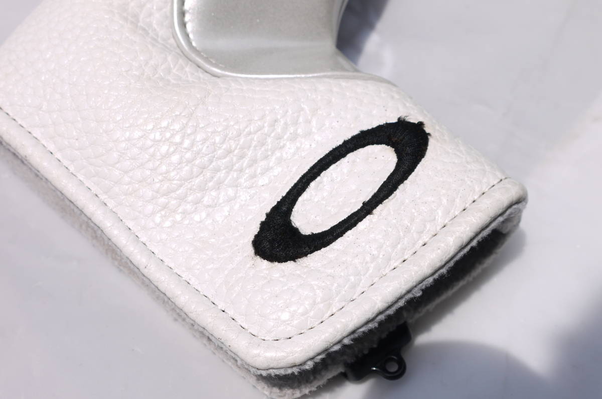 パターカバー スカル 美品 オークリー ピン型 - ホワイト 白 OAKLEY Oakley ピンタイプ 新品オークリー 黒 ヘッドカバーゴルフ レアモデル パターカバーの