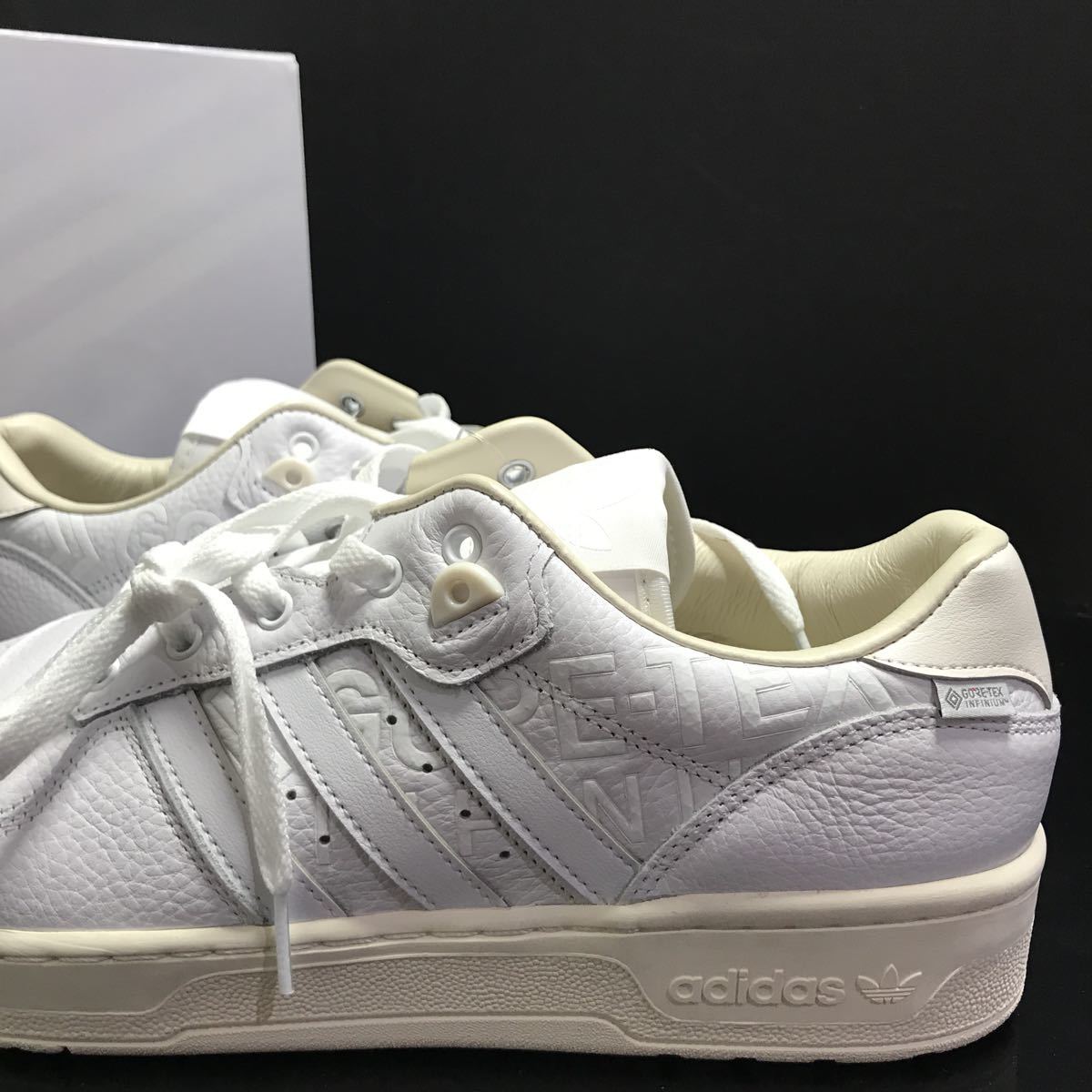 29.5cm 定価17600円 アディダス オリジナルス ライバルリー ロー ゴアテックス adidas originals GORE-TEX  スニーカー 白 FU8929(29.5cm)｜売買されたオークション情報、yahooの商品情報をアーカイブ公開 - オークファン（aucfan.com）