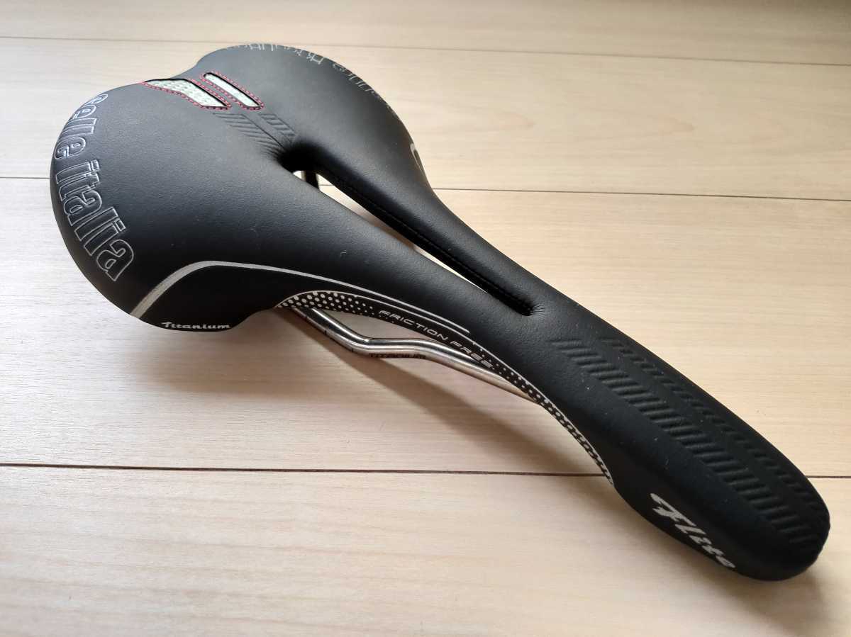 【品質保証，得価】 セライタリア フライト フリクションフリーサドル Selle Italia - Flite Friction Free Flow(セライタリア)｜売買されたオークション情報、yahooの商品情報をアーカイブ公開 - オークファン セライタリア