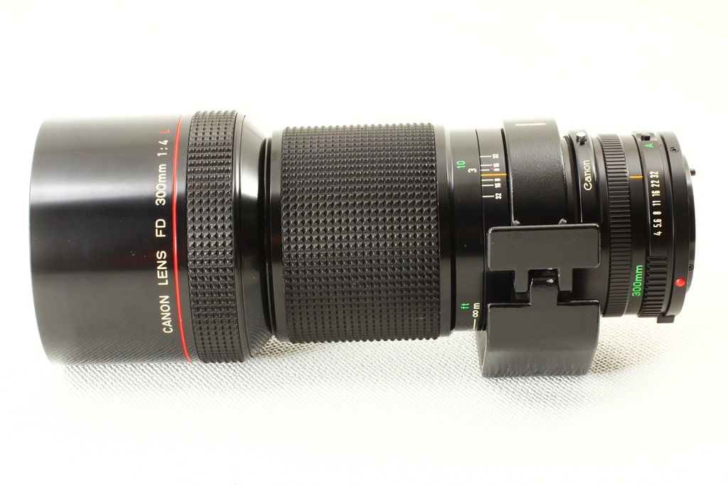 外観極上品◇Canonキヤノン New FD 300mm F4L◇レア 大口径望遠レンズ