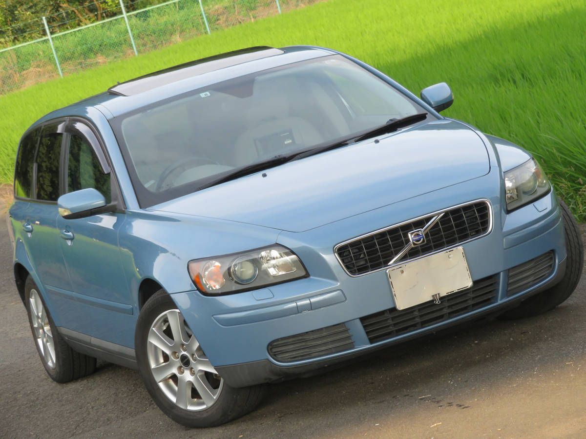 C30 Volvo | C30（ボルボ）の歴代モデル・グレード別カタログ情報 