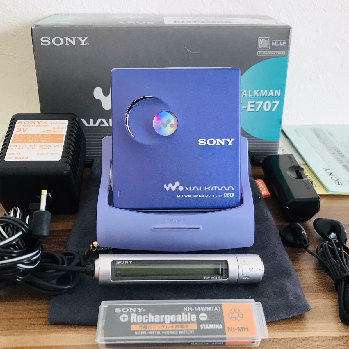 【美品】 SONY MDウォークマン MZ-E707 ブルー 付属品多数 動作品 SONY MD WALKMAN MZ-E707 本体と付属品 美品】 SONY MDウォークマン MZ