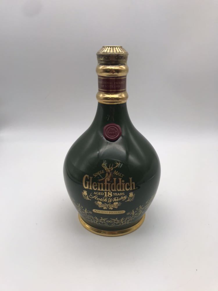 【古酒　スコッチ】Glenfiddich グレンフィデック18年　シングルモルトウイスキー　青陶器ボトル700ml 43% 18年 グレンフィディック Glenfiddich 40% 緑 バッチ