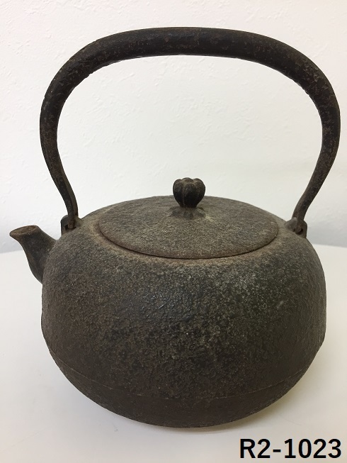 R2-1023【鉄瓶 南部鉄器 盛久 お面の模様 煎茶道具 茶道具】詳細不明