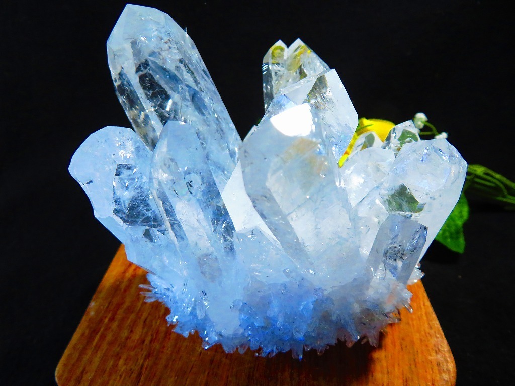絶品入手困難☆新入荷☆天然水晶100A級高透明度☆クォーツ☆クラスター