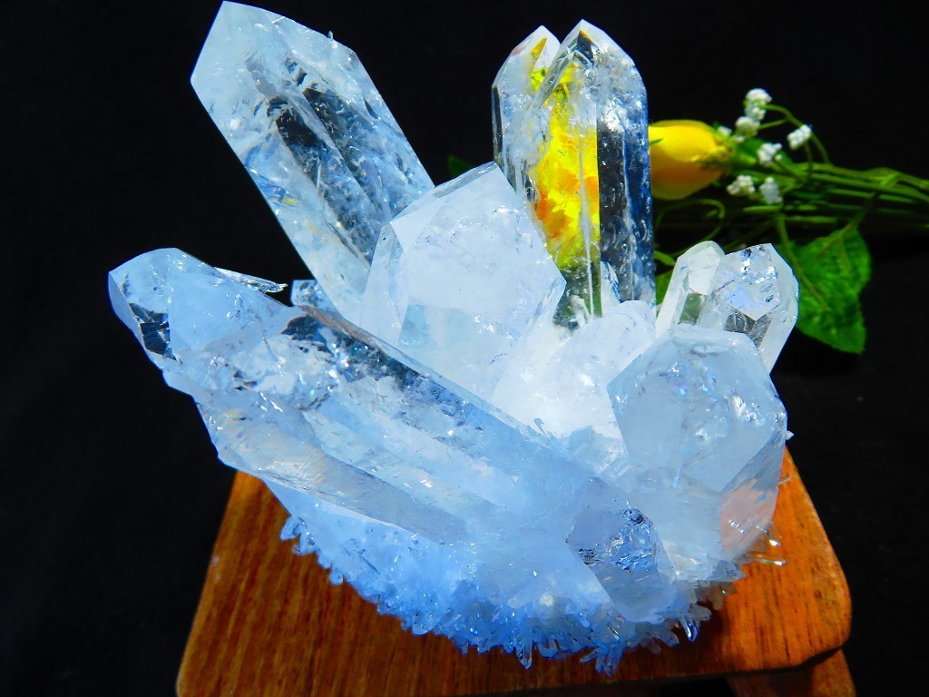 絶品入手困難☆新入荷☆天然水晶100A級高透明度☆クォーツ☆クラスター