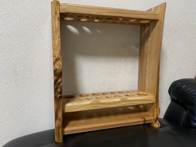 HOT，新品 鮎 竿スタンド 天然木 ペーパー面取ニス仕上げ 竿2セット乾燥 きます ネジ釘 底面は傾斜 中の乾燥 きます(アユ竿)｜売買されたオークション情報、yahooの商品情報をアーカイブ公開 - オーク アユ竿