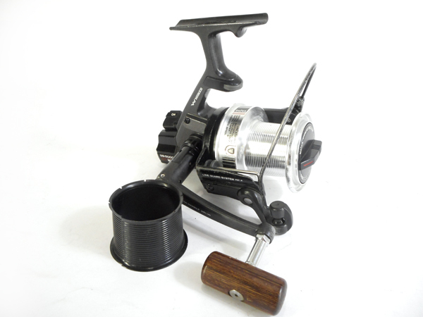 ダイワ DAIWA ウィスカー トーナメント 磯 SS-5000袋付き ダイワ DAIWA