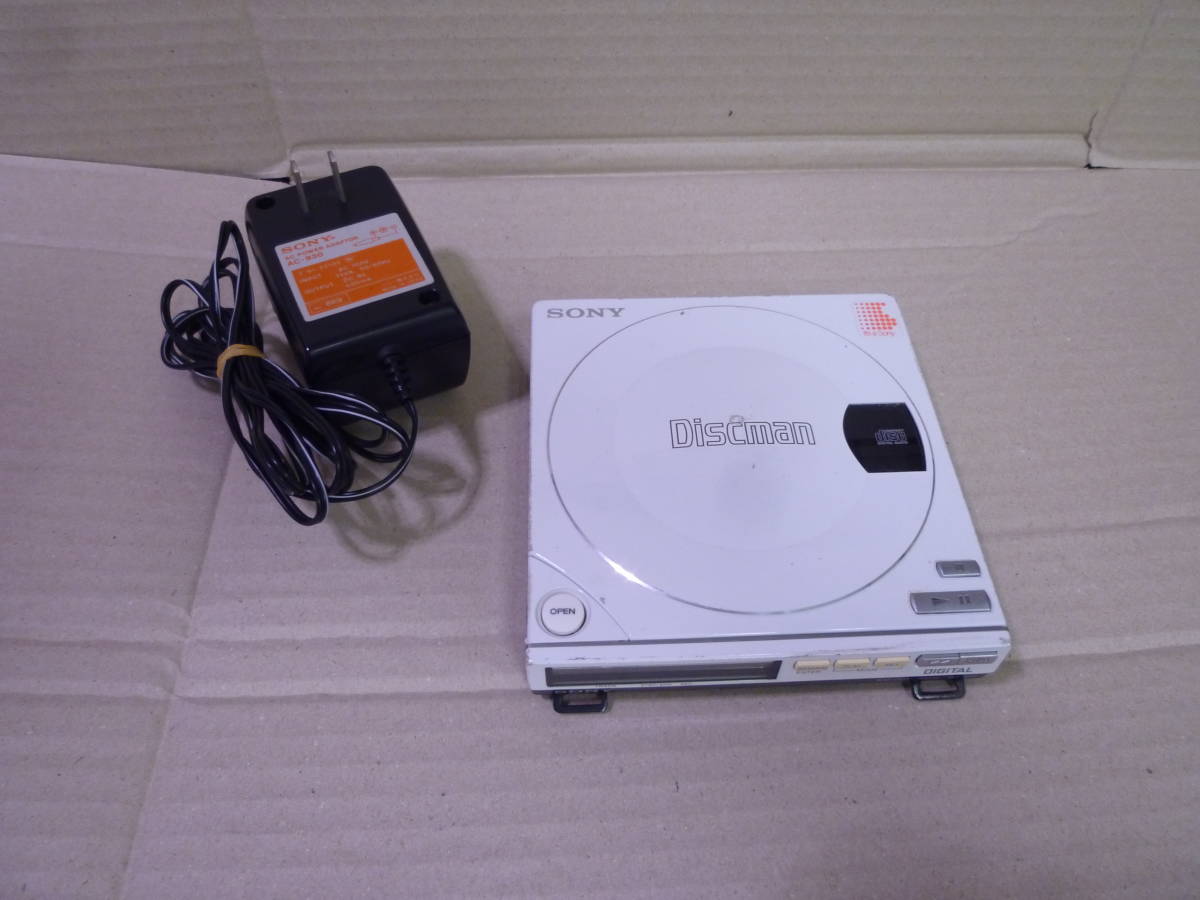 ソニー ディスクマン D-100 ジャンク / SONY Discman / CDウォークマン