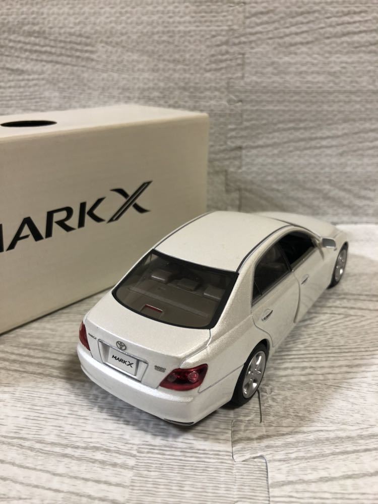 MARK X ホワイトパールクリスタルシャイン　カラーサンプル非売品 Amazon | 1/30 トヨタ マークX MARK X 中期 非売品 カラーサンプル