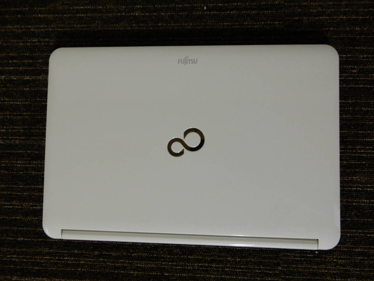 FUJITSU 富士通 FMVA77GWZ LIFEBOOK AH77/G Core i7搭載 ノートPC