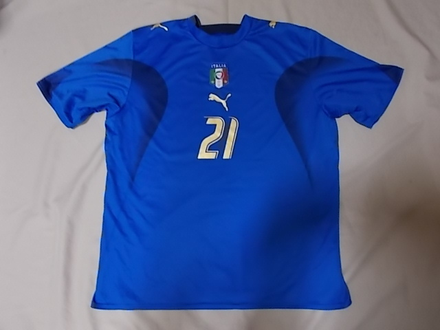 - PUMA イタリア代表2006W杯ホームレプリカユニフォーム #21ピルロ イタリア代表 イタリアの優勝までの軌跡を 2006年第18回W杯優勝メンバー・フォーメーション 無名の存在から世界の頂点へ――2006年ワールドカップ、イタリア代表を “2006年の今日”の伝説の一戦！ 司令塔のピルロが現役引退へ／イタリア代表でＷ杯優勝 | ２００６年Ｗ 歴代監督が頼り続けた天才司令塔。ピルロ、筋金入りのアズーリとして バレッラadidas W杯激闘の記録と記憶～2006 日刊