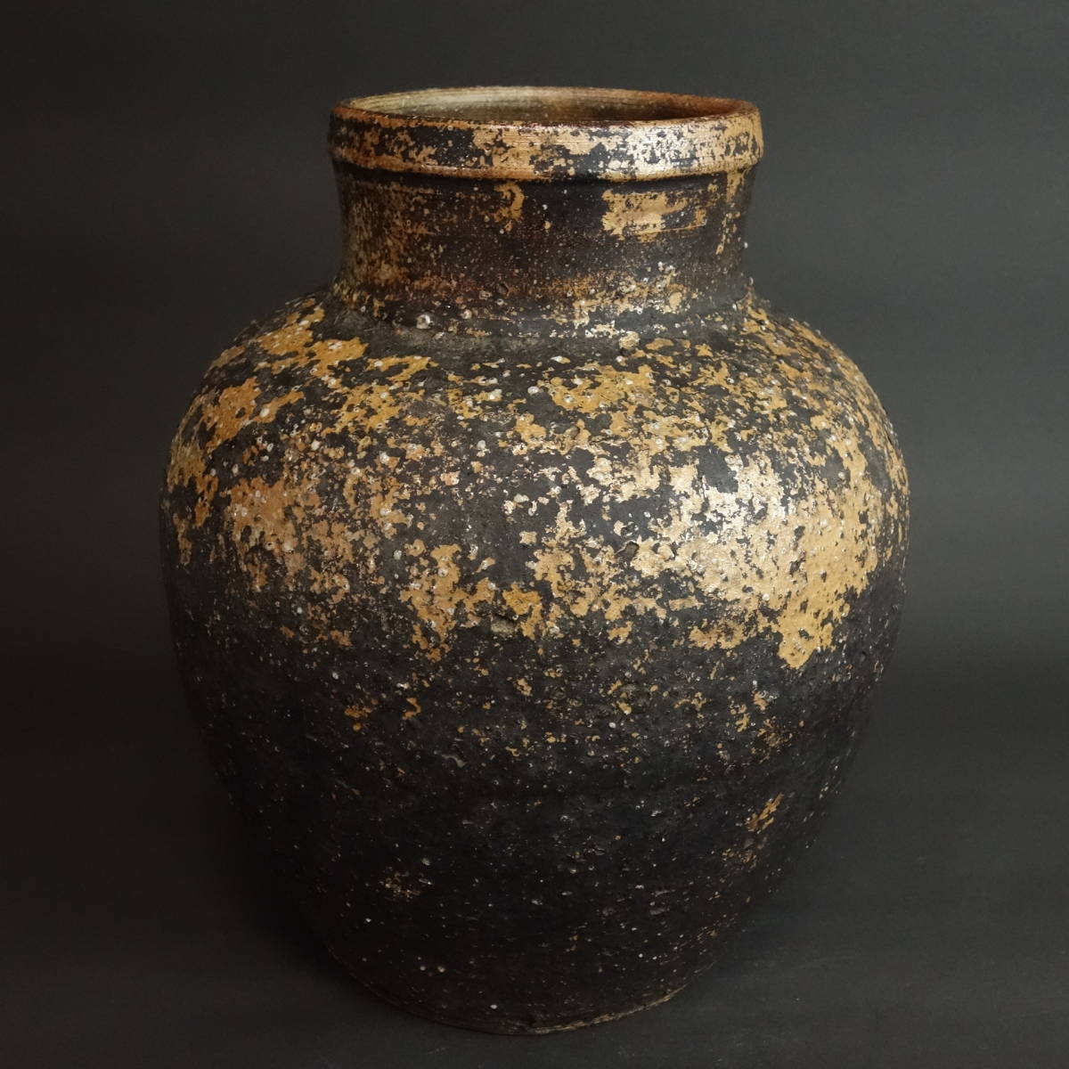信楽(しがらき)*四耳(しじ)茶壺」焼小壺(高さ20cm)