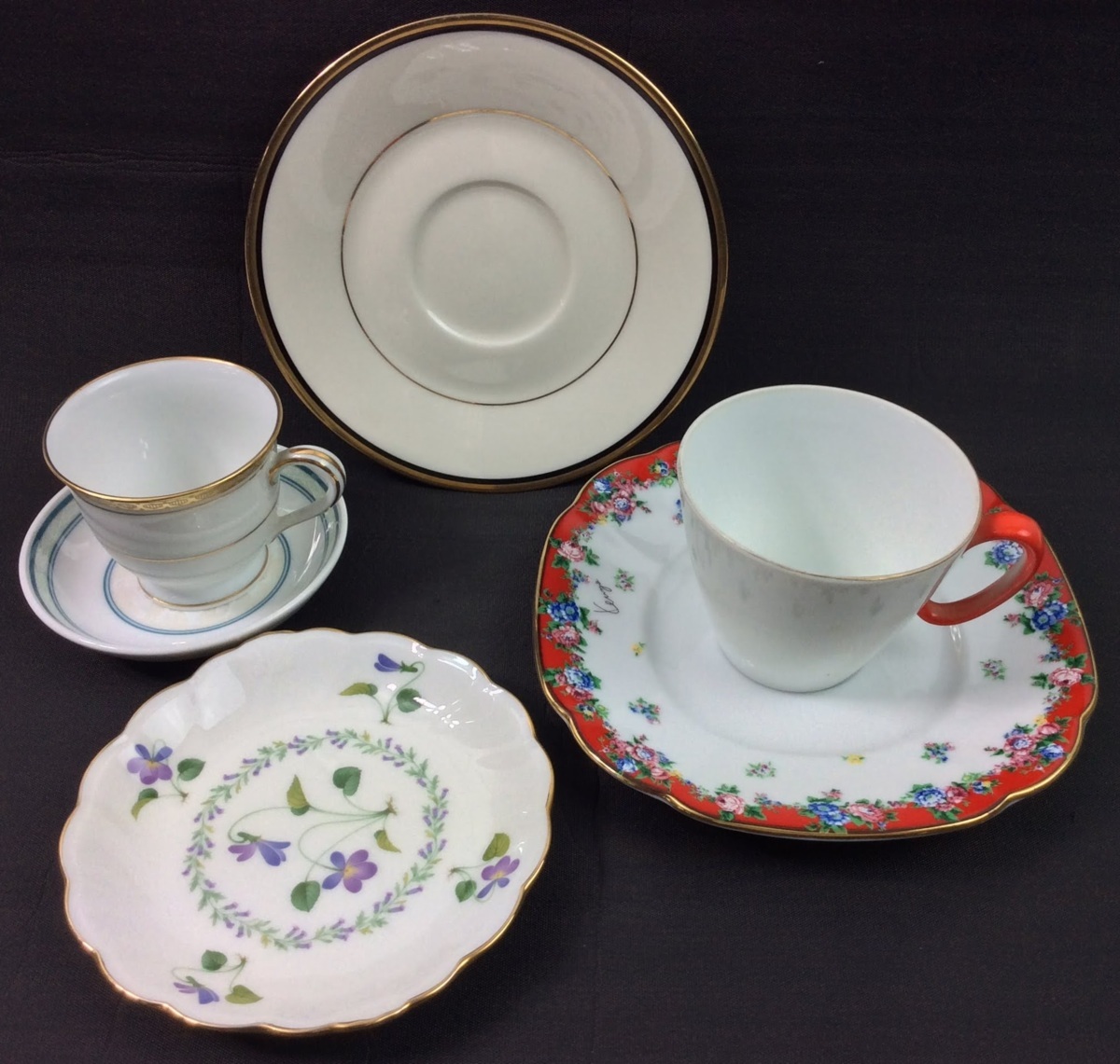 【大人気，SALE】 現状品 ノリタケ カップ5点 ソーサー4点 小皿6点/KENZO ソーサー2点 計17点 IVORY CHINA バイオレットドリーム h428(ノリタケ)｜売買されたオークション情報、yahooの商品情報をアーカイブ公開 - オー ノリタケ