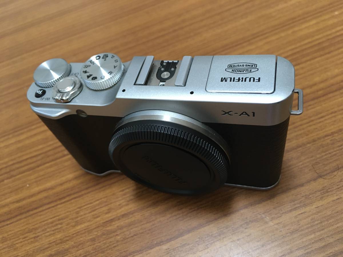 富士フイルム FUJIFILM X-A1 ボディ ミラーレス一眼カメラ レンズ 