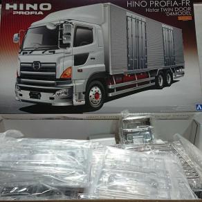 1⁄32 アオシマ 日野 ヘビーフレイト グランドプロフィア | 日野