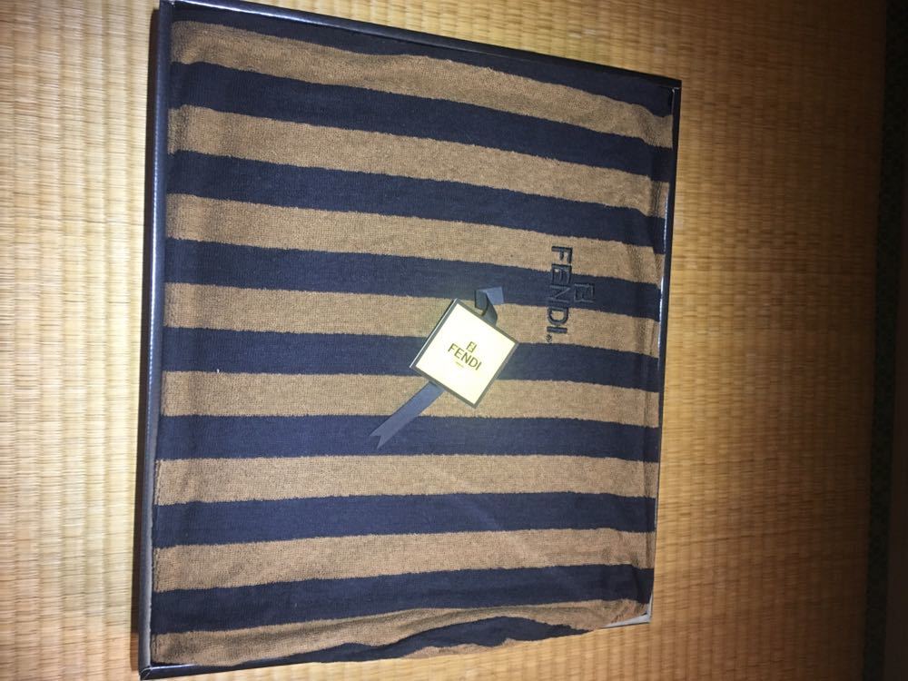 FENDI タオルケット フェンディ - 公式通販 メルカリ ズッカ柄 未使用