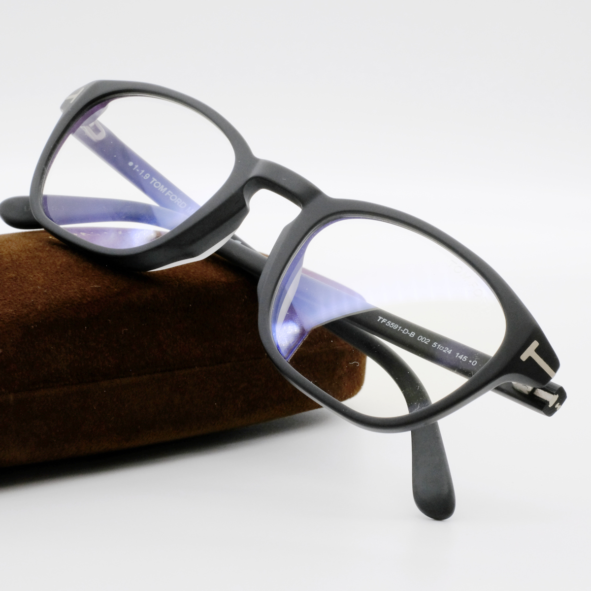 ☆新品本物！safari/SENSE掲載 TOMFORD TF5591-D-B 002 マットブラック 