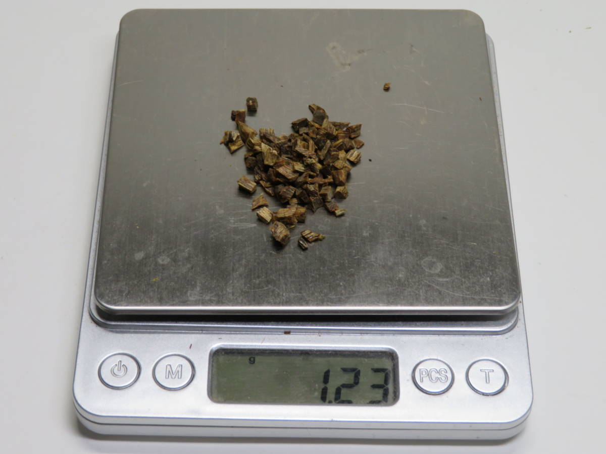 志野流香木★伽羅★刻み　約1.23g　香道家の蔵出し 聞香用/香木/香道具　茶道具煎茶道具　香木沈香伽羅/松隠軒/御家流101508_4
