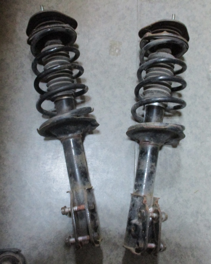 トヨタ Rush J200E Front ラッシュ（サスペンション｜パーツ）：車用品<車用品 Toyota Shock Assy 0 Absorber - ラッシュ 大阪府 Wikimedia Commons 一式