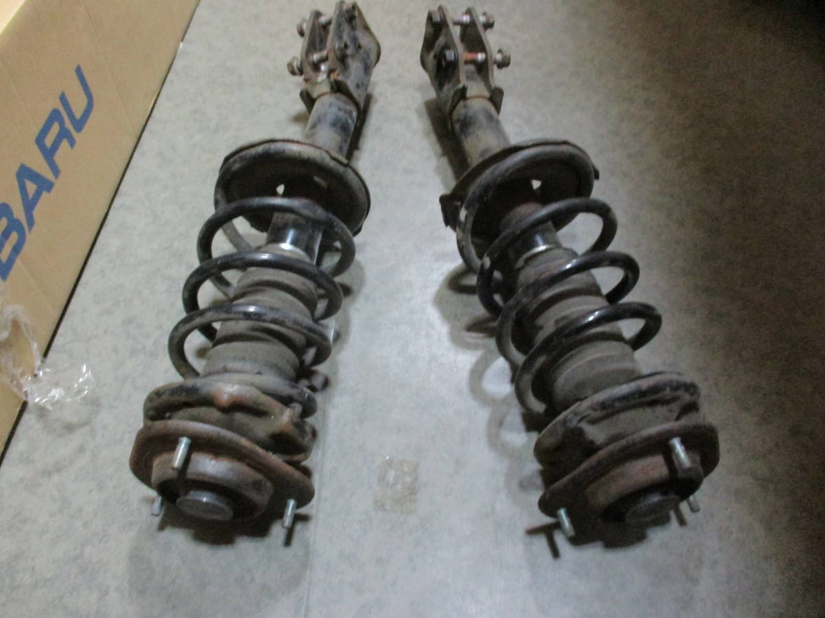 トヨタ Rush J200E Front ラッシュ（サスペンション｜パーツ）：車用品<車用品 Toyota Shock Assy 0 Absorber - ラッシュ 大阪府 Wikimedia Commons 一式