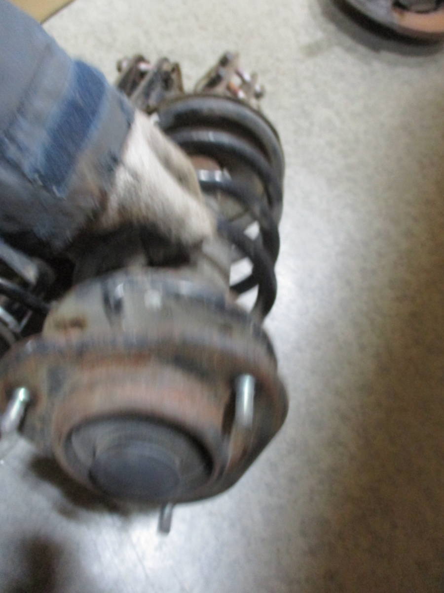 トヨタ Rush J200E Front ラッシュ（サスペンション｜パーツ）：車用品<車用品 Toyota Shock Assy 0 Absorber - ラッシュ 大阪府 Wikimedia Commons 一式