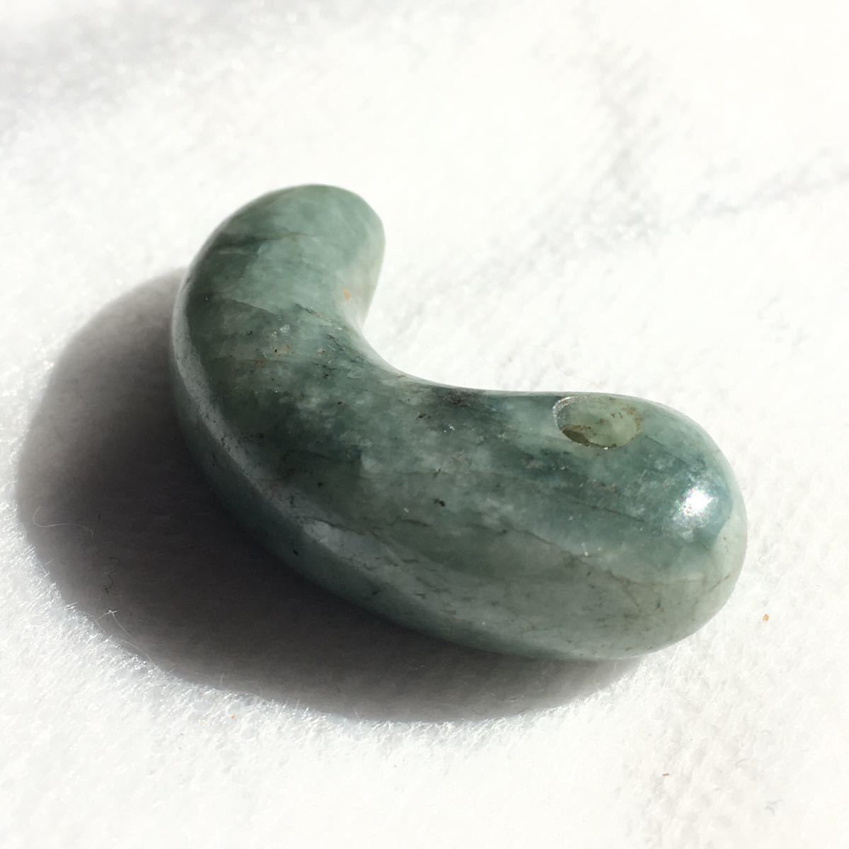 伝 勾玉 硬玉翡翠の大珠 富山県富山市北代 縄文時代中期後葉頃 深緑の