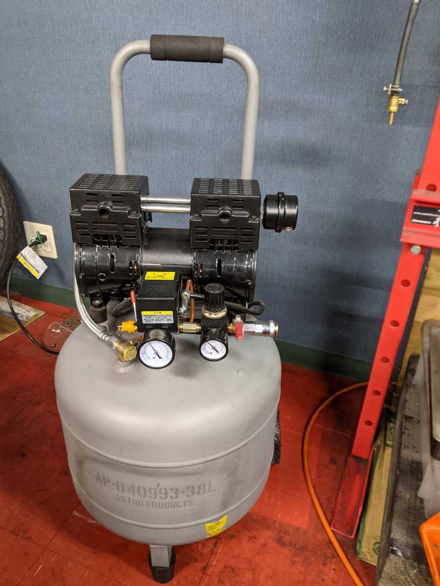 AP アストロプロダクツ　100v1馬力38リットルタンク　中古コンプレッサー　作動確認済み