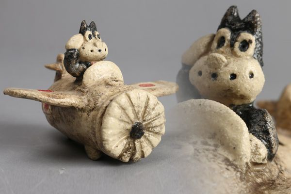 氷】初だし 珍品 織部緑釉 のらくろ 戦車 置物 初荷 骨董 古玩 古美術品