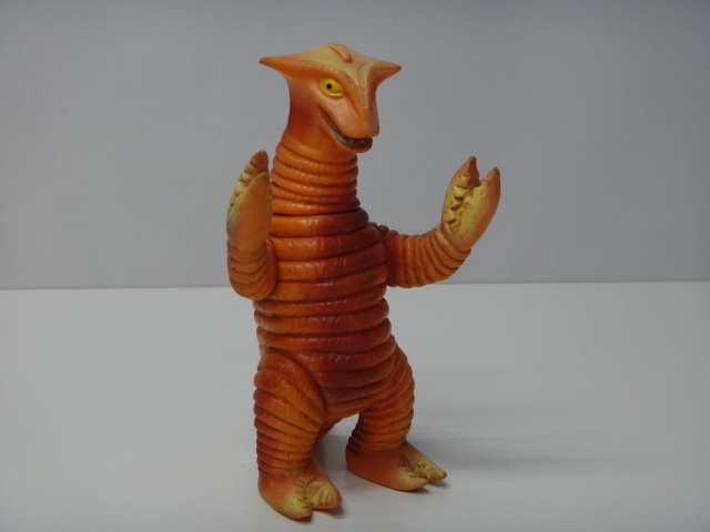 ソフビ⁄ブルマァク BULLMARK⁄帰ってきたウルトラマン⁄サドラ