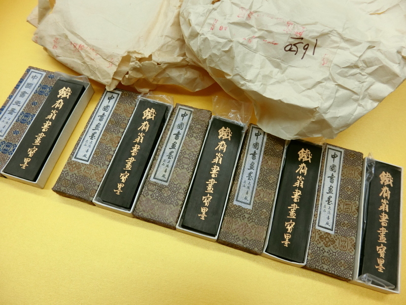 中国墨 【鉄斎翁書画宝墨 1983年×1 ＋ 1987年×4】 油煙101 一〇一 上海