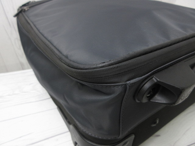 Dunhill ダンヒル DUNHILL トート 超大 ダンヒルのレザーコレクションには英国紳士の端正な魂が宿る──特集 美品 dunhill ダンヒル キャリー バッグ ナイロン×レザー 黒 A4収納可 メンズ