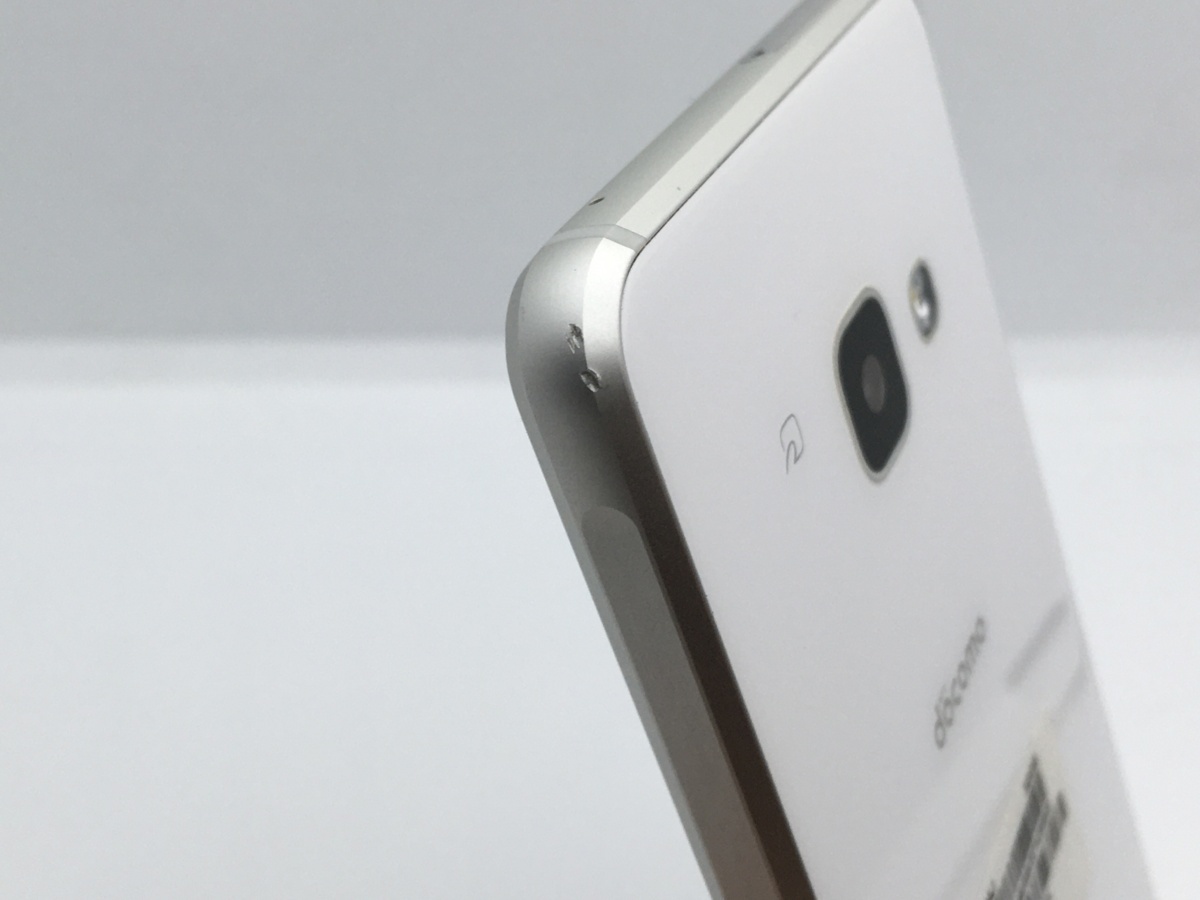 【中古・ジャンク】 Googleロック品　サムスン Galaxy Feel SC-04J docomo ホワイト NW利用制限○ 本体 1_3